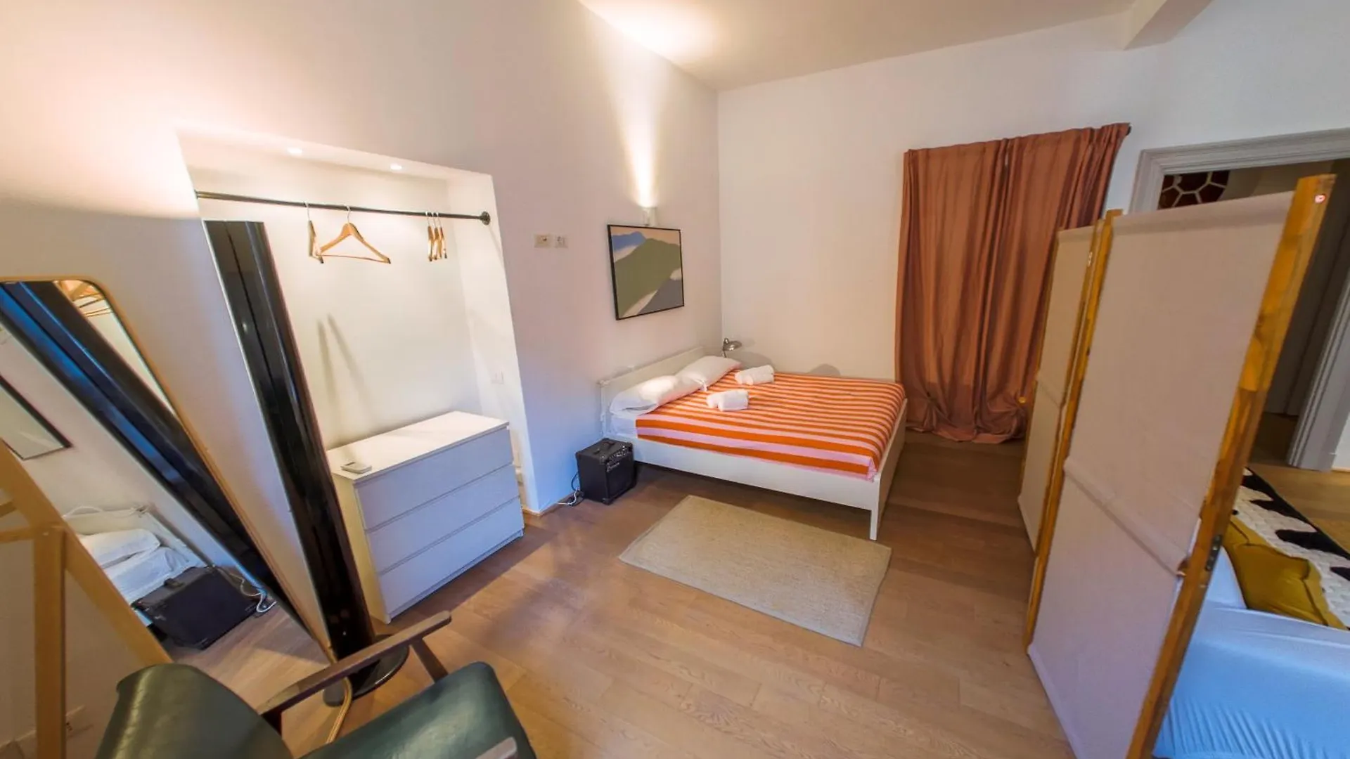 Pop Apartment In The Heart Of Trastevere 4 Guests Rome
