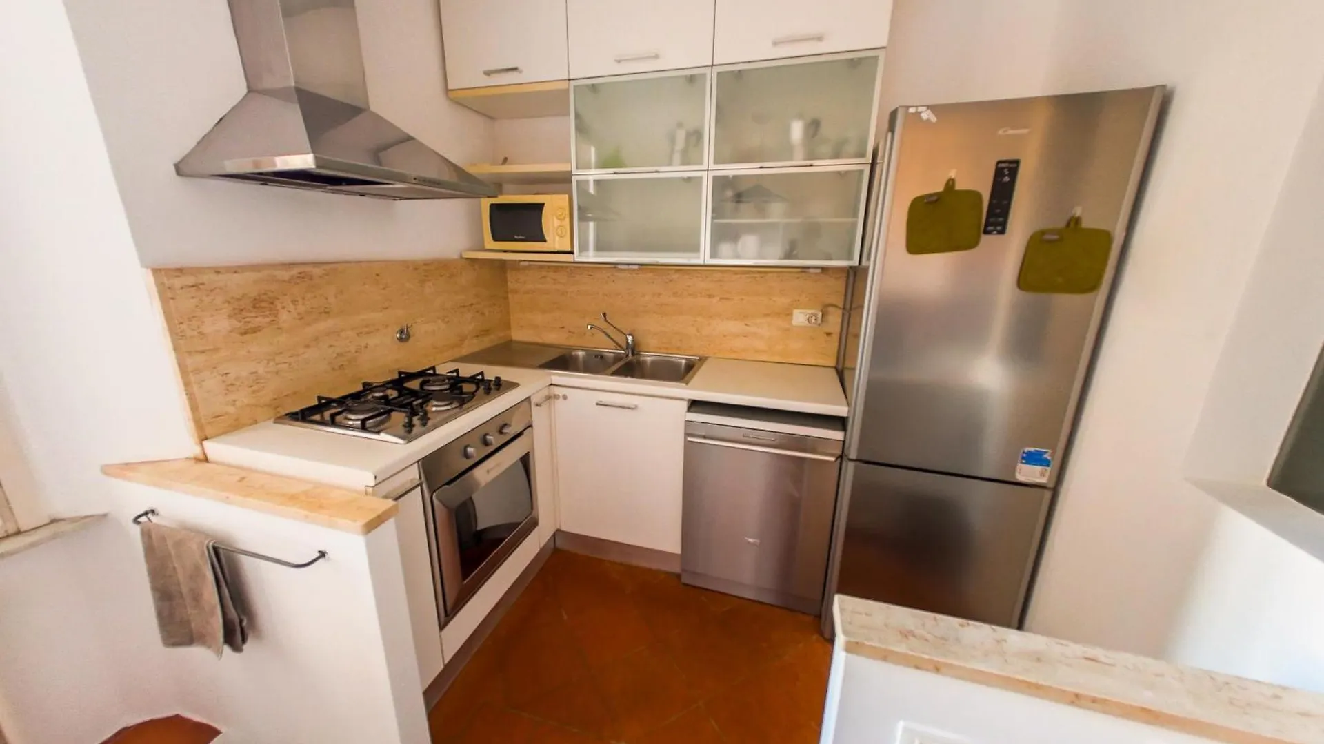 Pop Apartment In The Heart Of Trastevere 4 Guests Rome 0*,  Italy